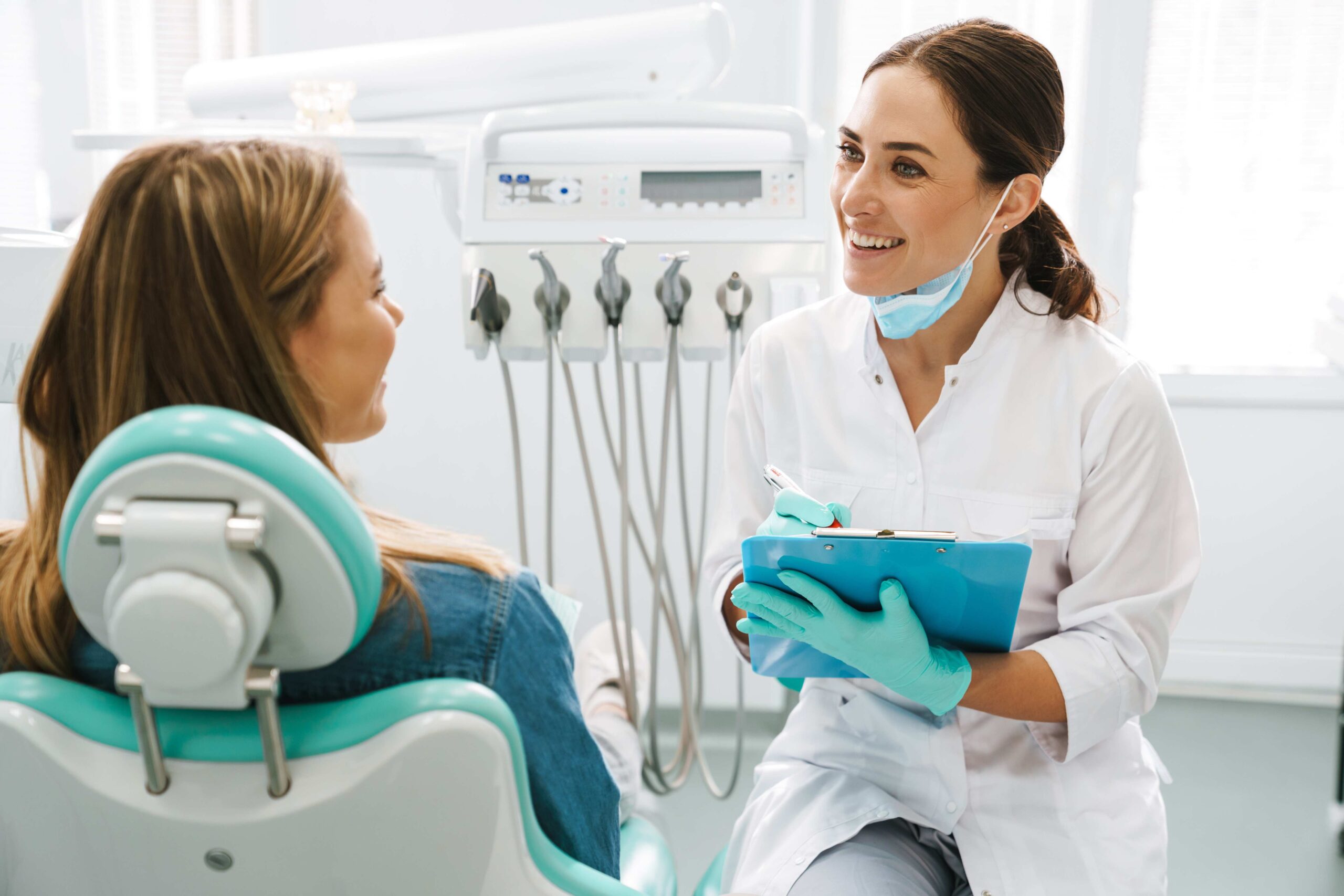 choosing-the-right-dentist-for-your-dental-crown-procedure-scaled-1